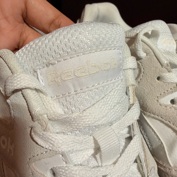 Sale🔥 Reebok White and Beige Low-Top Sneakers - Picture 8 of 10